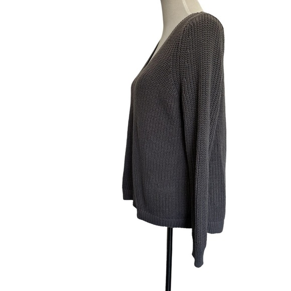 Torrid gray v-neck sweater. - Picture 4 of 14